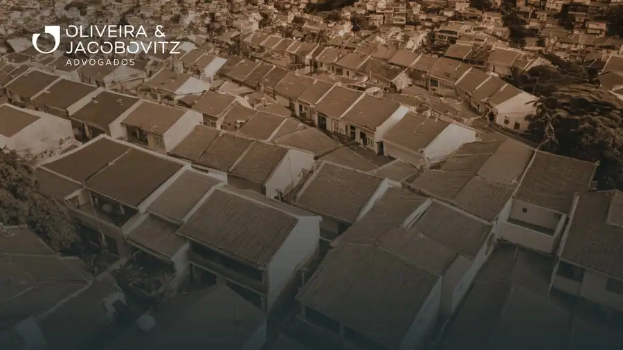 Aerial view of a residential neighborhood in the Recife metropolitan area, with houses, streets and clearly marked lots